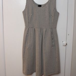 Banana Republic Ivory and Black thick knit dress